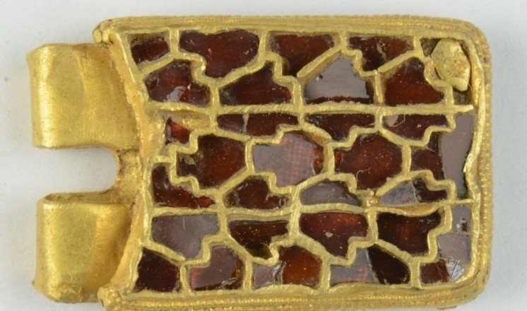 Early medieval gold and garnet belt buckle from Cumberworth, Lincolnshire