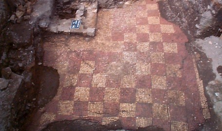 The late Roman chequerboard mosaic